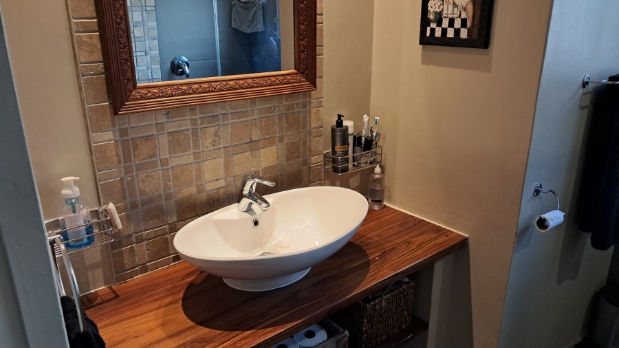 4 Bedroom Property for Sale in Hoogstede Western Cape